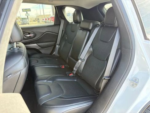 Used 2019 Jeep Cherokee Limited AWD/4WD image 19