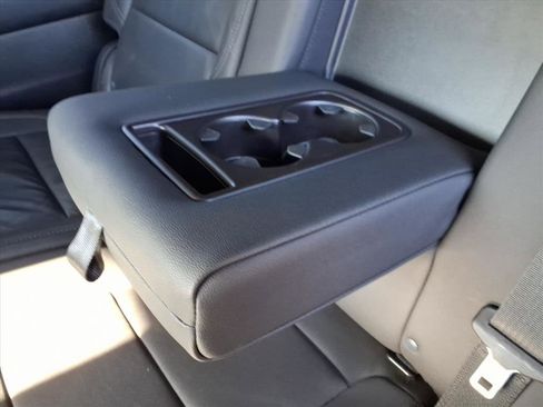 Used 2022 Chevrolet Suburban Z71 w/ Luxury Package image 35