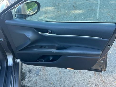Used 2022 Toyota Camry XSE FWD image 38