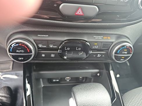 New 2025 Kia Soul S image 17