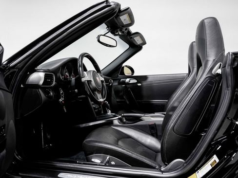 Used 2010 Porsche 911 Carrera 4S AWD/4WD image 18
