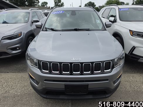 Used 2018 Jeep Compass Latitude AWD/4WD image 2