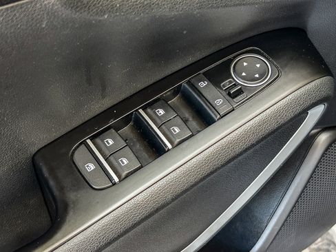 Used 2020 Kia Soul X-Line FWD image 25