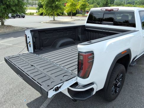 Certified 2026 GMC Sierra 2500 AT4 w/ AT4 Premium Plus Package AWD/4WD image 10