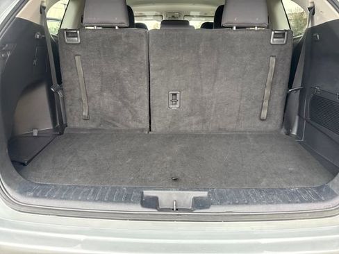 Used 2024 Toyota Highlander LE image 18