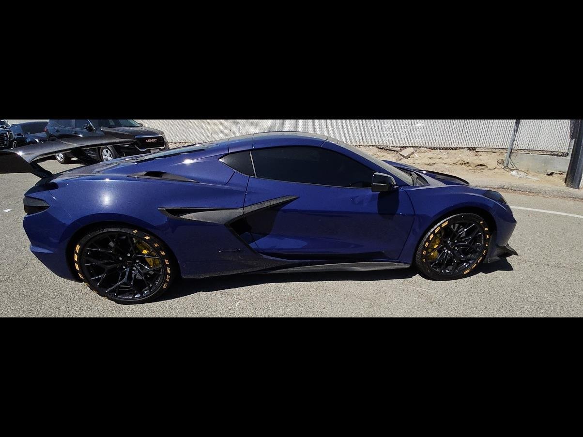 Used 2026 Chevrolet Corvette ZR1 w/ ZR1 Carbon Fiber Aero Package RWD image 19