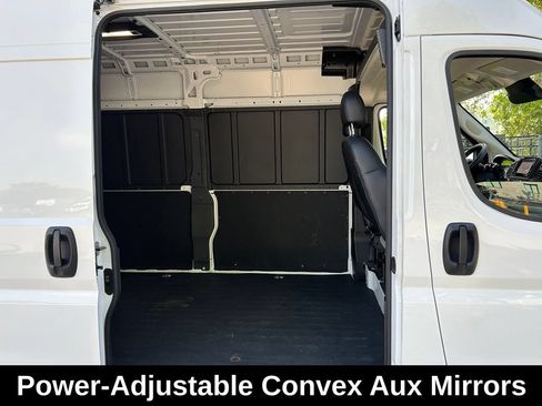 Used 2025 RAM ProMaster 2500 w/ Convenience Group FWD image 14