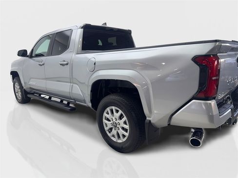 Used 2025 Toyota Tacoma SR5 image 14