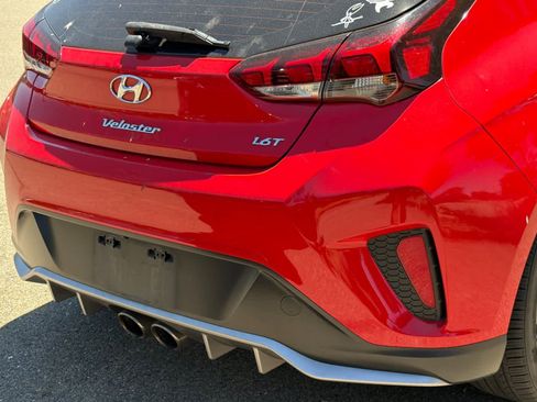 Used 2019 Hyundai Veloster Turbo FWD image 15