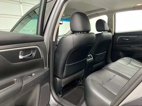 Used 2017 Nissan Altima 2.5 SL w/ Moonroof Package image 42