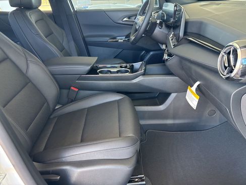 New 2026 Chevrolet Equinox LT image 18