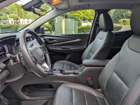 Used 2023 Chevrolet Bolt EUV Premier w/ Sun & Sound Package FWD image 9