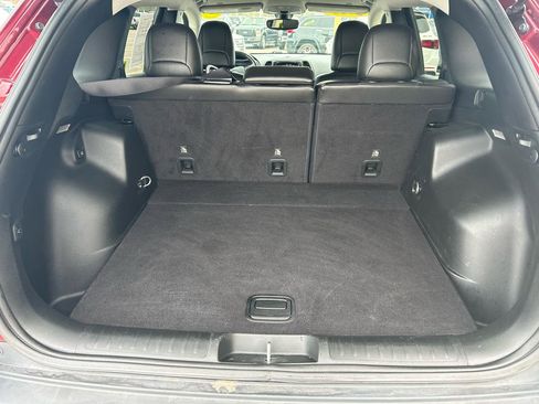 Used 2019 Jeep Cherokee Limited w/ Trailer Tow Group image 17