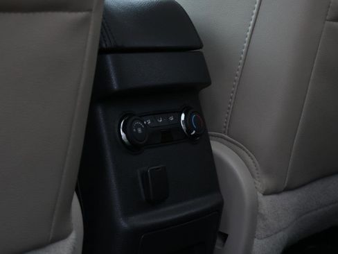 Used 2012 Ford Explorer XLT image 38