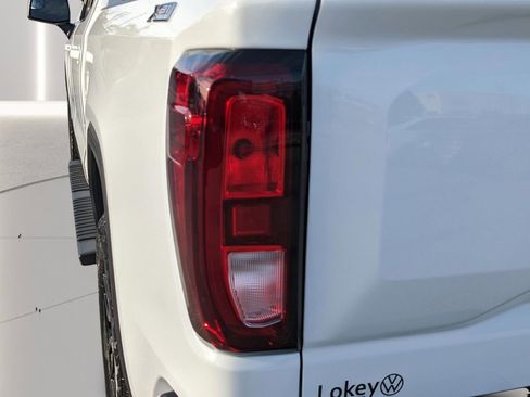 Used 2024 GMC Sierra 1500 Elevation image 11