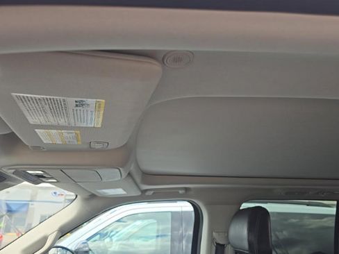 Used 2025 Ford Expedition Platinum AWD/4WD image 12