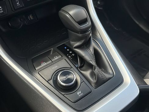 Used 2025 Toyota RAV4 XLE w/ Convenience Package AWD/4WD image 27