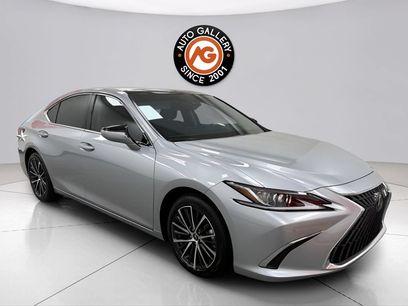 Used 2025 Lexus ES 350 w/ Premium Package