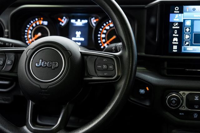 Used 2025 Jeep Gladiator Sport AWD/4WD image 56