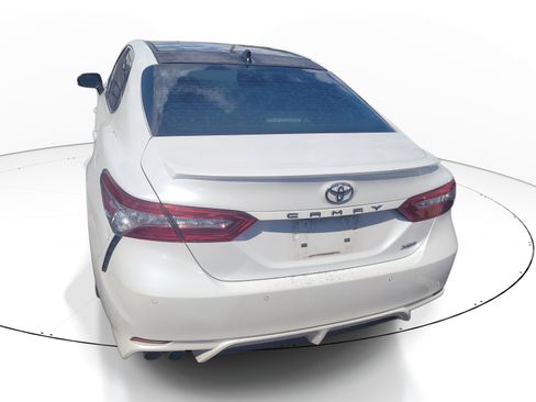 Used 2018 Toyota Camry XSE FWD image 6