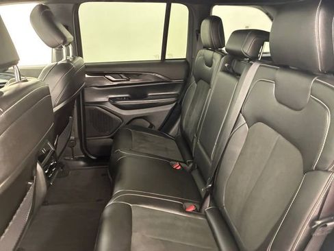 Used 2023 Jeep Grand Cherokee Altitude AWD/4WD image 18