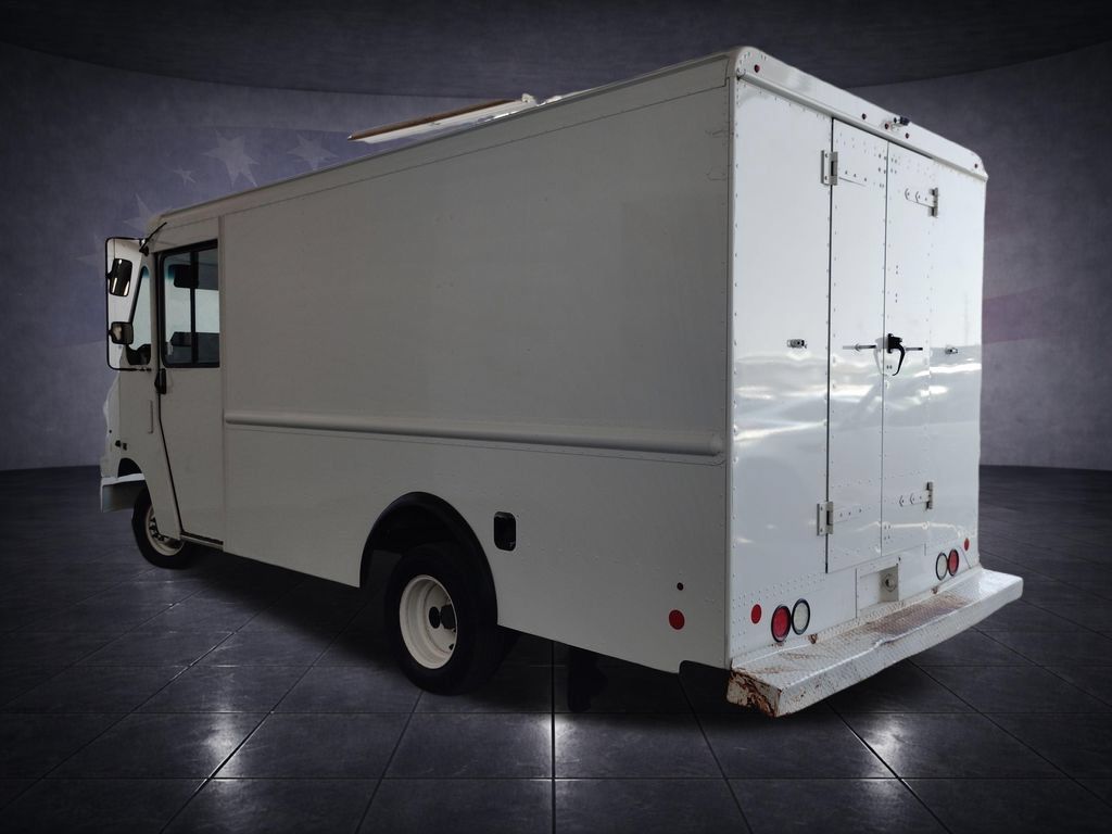 Used 2017 Ford E-350 and Econoline 350 Super Duty w/ A/C Prep Package RWD image 3