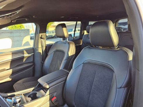 New 2026 Jeep Grand Cherokee L 4WD image 21