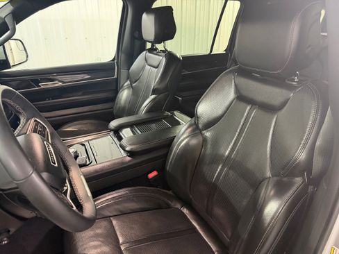 Used 2022 Jeep Wagoneer Series I image 15