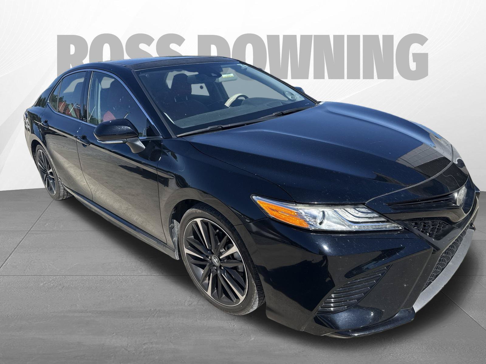 Used 2020 Toyota Camry XSE FWD image 3