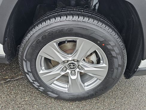 Used 2024 Toyota RAV4 XLE image 8