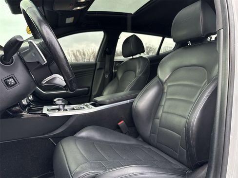 Used 2022 Kia Stinger GT2 image 13