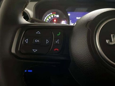 Used 2024 Jeep Wrangler Unlimited image 51