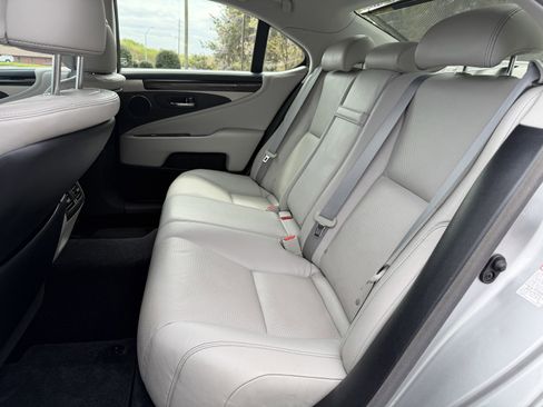 Used 2016 Lexus LS 460 AWD w/ Comfort Package image 10