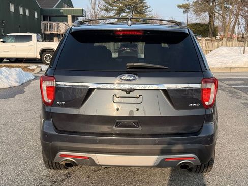 Used 2017 Ford Explorer XLT w/ Equipment Group 202A image 7