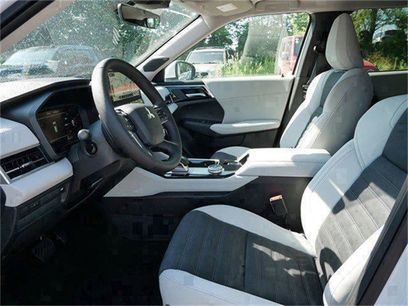 New 2025 Mitsubishi Outlander SE