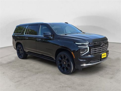 New 2025 Chevrolet Suburban High Country image 7