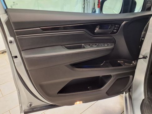 Used 2025 Honda Odyssey Touring image 29
