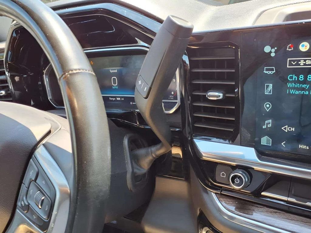 Used 2025 Chevrolet Silverado 1500 LT RWD image 14