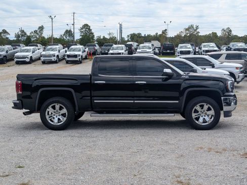 Used 2018 GMC Sierra 1500 SLT AWD/4WD image 3