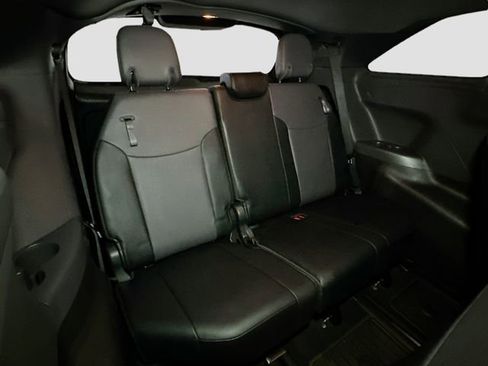 Used 2022 Toyota Sienna XSE image 21