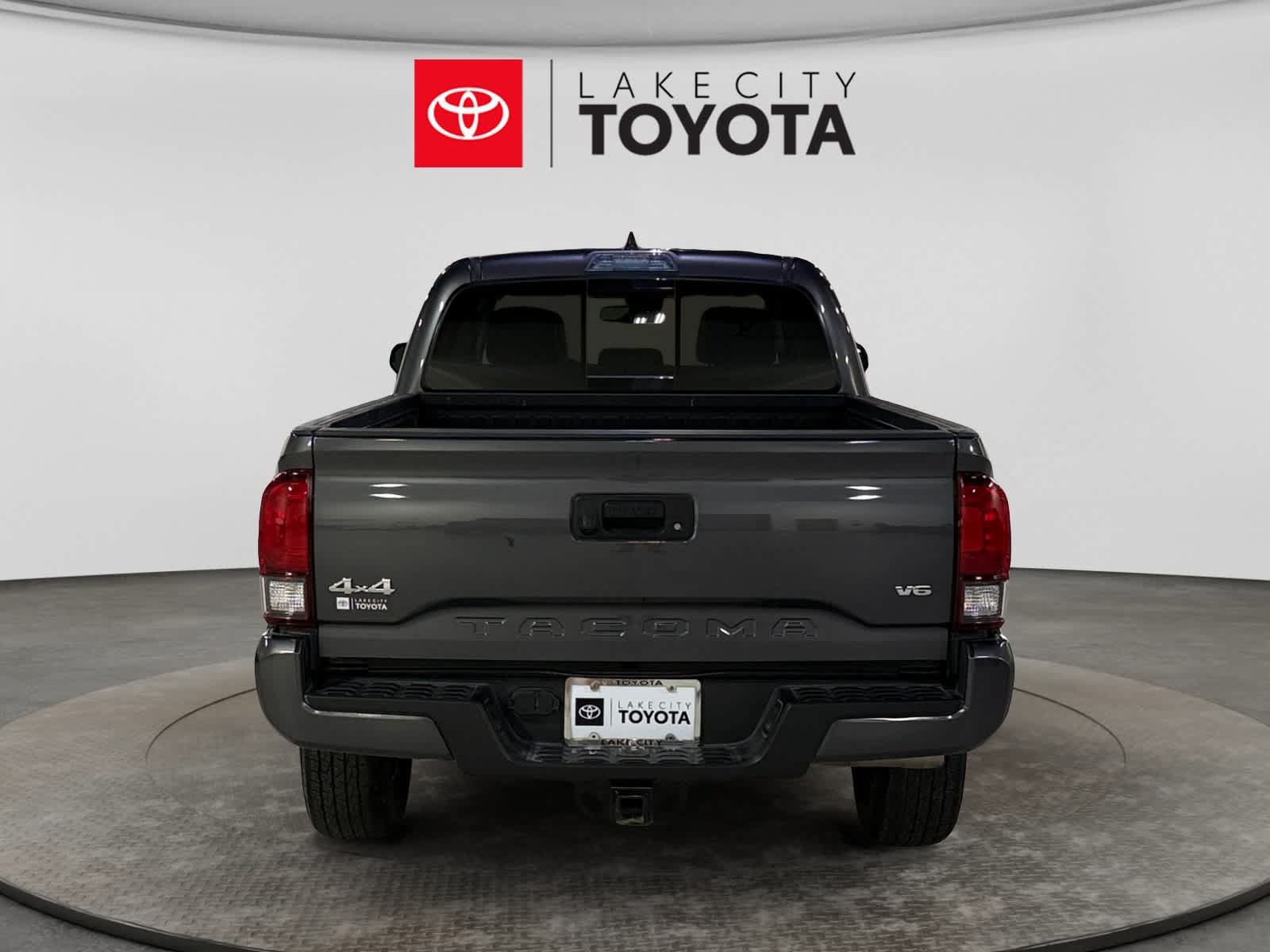 Used 2023 Toyota Tacoma SR5 w/ Technology Package AWD/4WD image 7