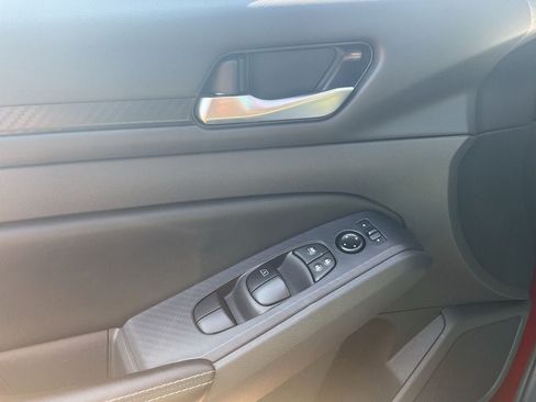 Used 2025 Nissan Altima 2.5 SV FWD image 16