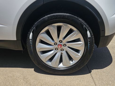 Used 2018 Jaguar E-PACE SE image 14