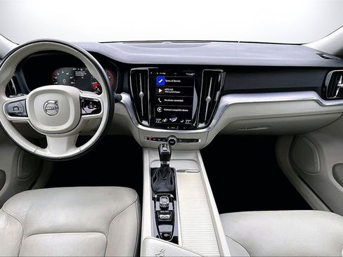 Used 2020 Volvo S60 T5 Momentum image 14