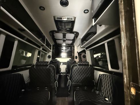 Used 2022 Mercedes-Benz Sprinter 3500 image 32