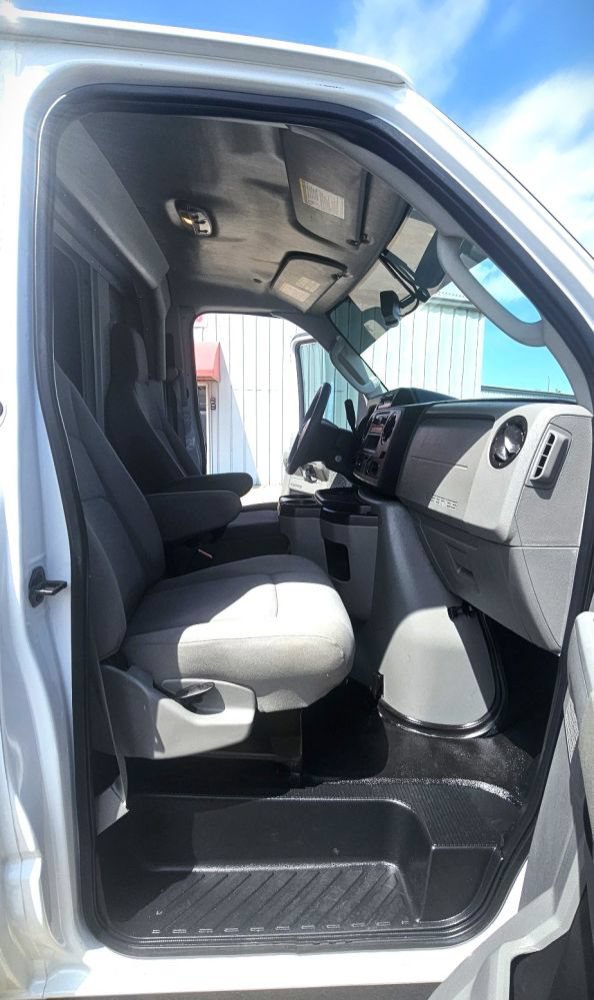 Used 2024 Ford E-350 and Econoline 350 Super Duty w/ Power Windows & Locks Group RWD image 16