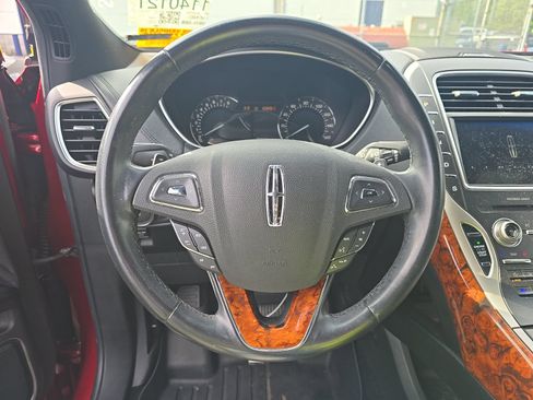 Used 2017 Lincoln MKX Reserve AWD/4WD image 11