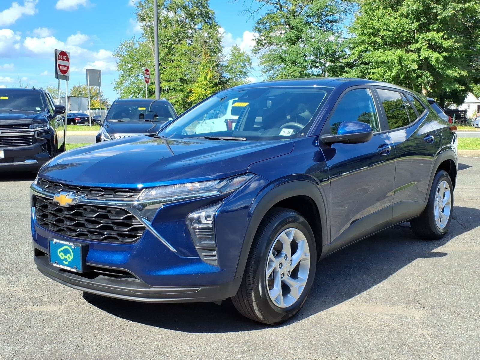 Used 2024 Chevrolet Trax LS w/ LS Convenience Package FWD image 3