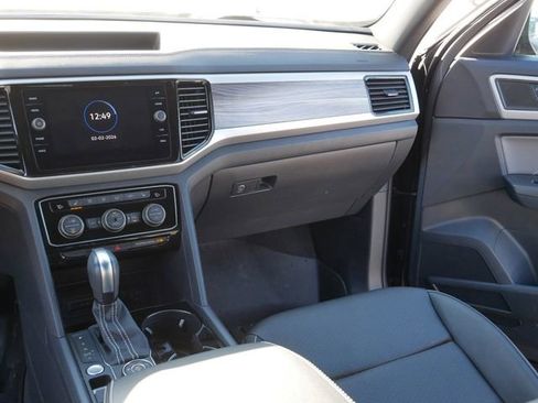 Certified 2023 Volkswagen Atlas Cross Sport SE image 23