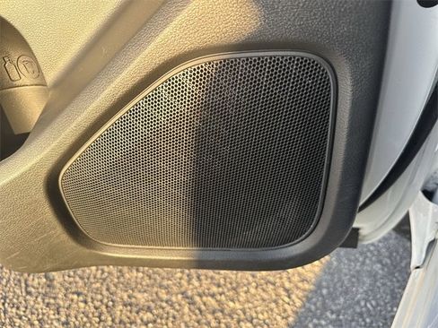 Used 2024 Nissan Frontier SV w/ SV Convenience Package image 26